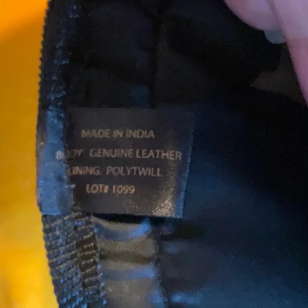 Stone Mountain Genuine Leather Black Sling Crossbody Bag, NWT - Picture 14 of 16